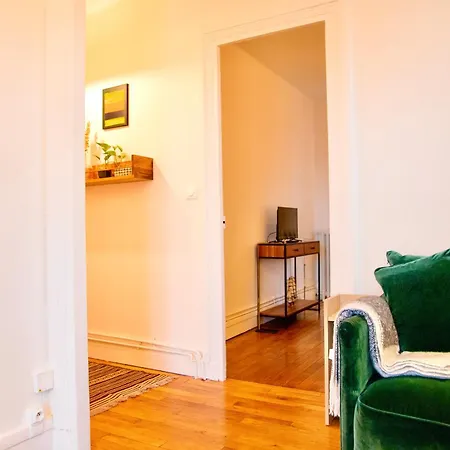 Apartment Houjra